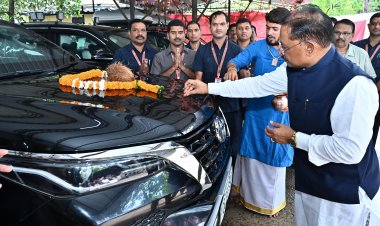 मुख्यमंत्री श्री विष्णुदेव साय ने मुख्यमंत्री निवास में भगवान विश्वकर्मा जयंती पर की पूजा अर्चना