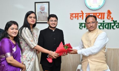 मुख्यमंत्री श्री साय से राज्य प्रशासनिक सेवा के प्रशिक्षु अधिकारियों ने की सौजन्य मुलाकात