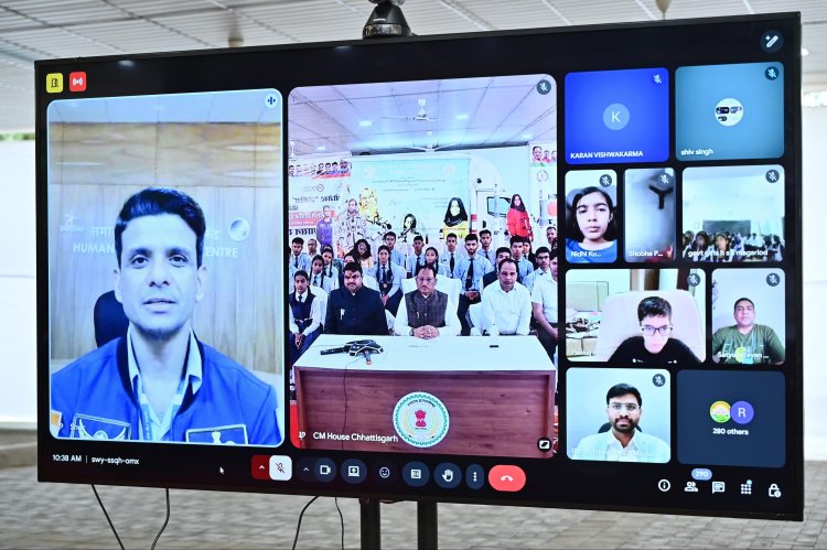 अंतरिक्ष यात्री श्री शुभांशु शुक्ला ने बच्चों के साथ साझा किए अपने अंतरिक्ष यात्रा के अनुभव