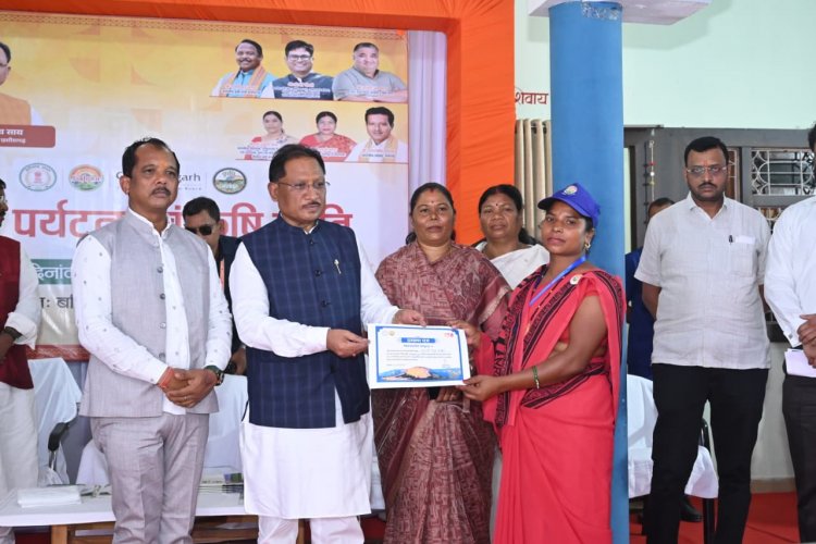 मुख्यमंत्री श्री विष्णुदेव साय ने की सामुदायिक पर्यटन के तहत पांच ग्रामों में होम स्टे की शुरुआत