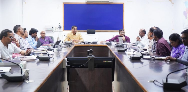 सभी विभागों के कर्मचारियों का ई-केवायसी पूर्ण करने के निर्देश, जिला कार्यालय में समय सीमा बैठक का हुआ आयोजन