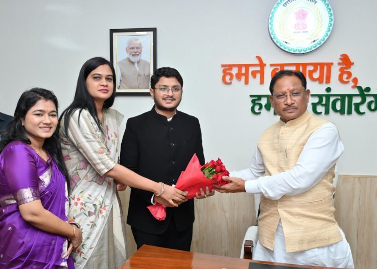 मुख्यमंत्री श्री साय से राज्य प्रशासनिक सेवा के प्रशिक्षु अधिकारियों ने की सौजन्य मुलाकात