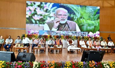 प्रधानमंत्री श्री नरेन्द्र मोदी ने किसानों के लिए 41 हजार करोड़ रूपए से अधिक की दो नई योजनाओं का किया शुभारंभ