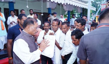 मुख्यमंत्री श्री विष्णुदेव साय को दीपावली की बधाई देने वालों का लगा रहा तांता