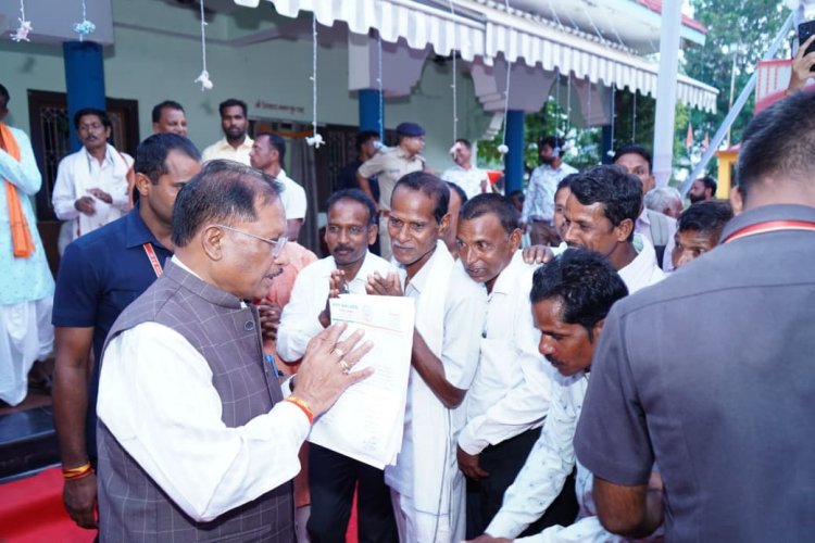 मुख्यमंत्री श्री विष्णुदेव साय को दीपावली की बधाई देने वालों का लगा रहा तांता