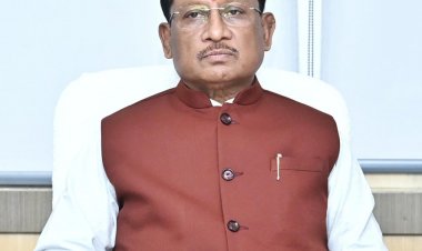 बस्तर में शांति और विकास की नई दिशा : 65 लाख के इनामी 10 माओवादी आत्मसमर्पण कर मुख्यधारा में लौटे