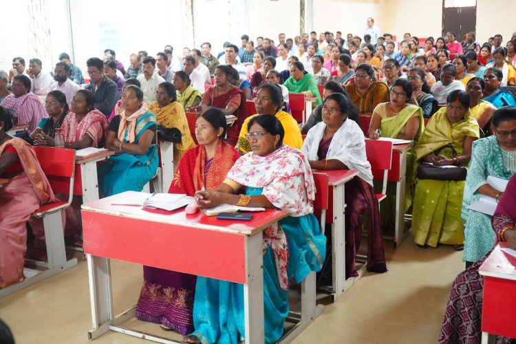 निर्वाचन नामावली विशेष गहन पुनरीक्षण हेतु जशपुर में प्रशिक्षण आयोजित