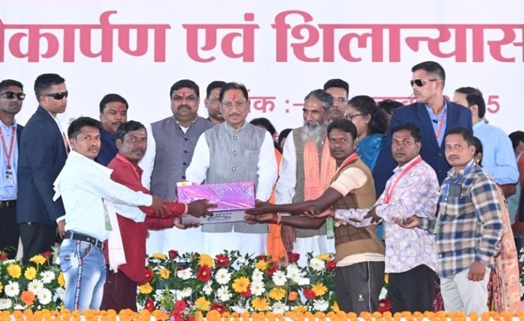 127 करोड़ रुपए के विकास कार्यों का लोकार्पण-शिलान्यास:100 सीटर छात्रावास और पहुंच मार्ग की घोषणा