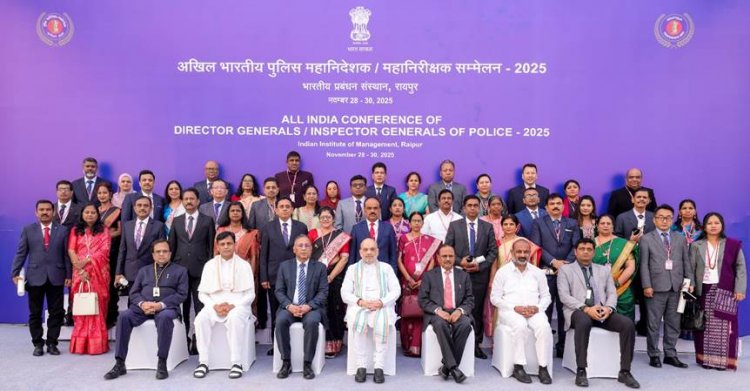 केन्द्रीय गृह एवं सहकारिता मंत्री श्री अमित शाह ने छत्तीसगढ़ के रायपुर में तीन दिवसीय 60वीं DGP/IGP कॉफ्रेंस का उद्घाटन किया