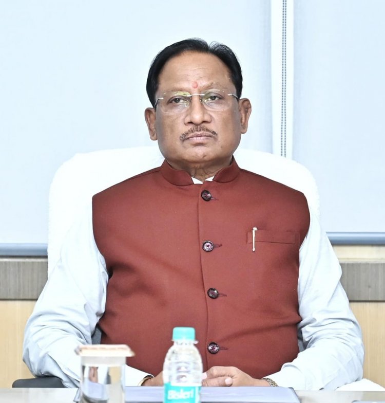 बस्तर में शांति और विकास की नई दिशा : 65 लाख के इनामी 10 माओवादी आत्मसमर्पण कर मुख्यधारा में लौटे