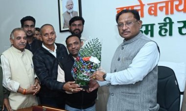 मुख्यमंत्री श्री विष्णु देव साय से कुंभकार समाज के प्रतिनिधि मंडल की सौजन्य मुलाकात