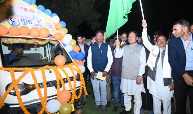 मुख्यमंत्री श्री विष्णुदेव साय बाल विवाह मुक्त जशपुर अभियान रथ को हरी झंडी दिखाकर किया रवाना