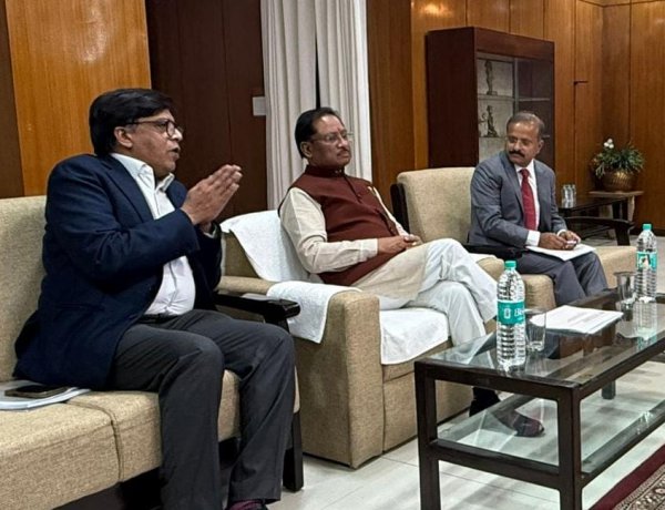 मुख्यमंत्री श्री विष्णु देव साय ने मध्यप्रदेश में नई सिंचाई तकनीक 'प्रेशर इरिगेशन नेटवर्क' की प्रस्तुति का किया अवलोकन