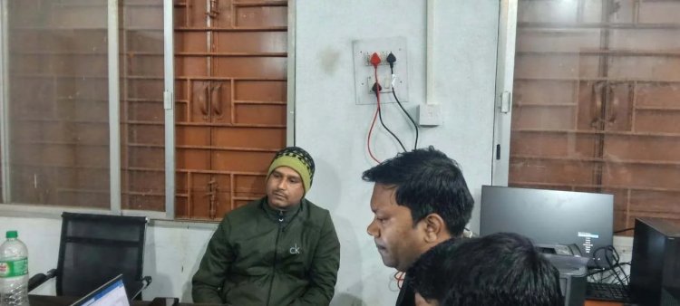 Big Breaking Jashpur: “ट्रांसफर के बदले 80 हजार मांगे, 40 हजार लेते रंगे हाथ पकड़े गए जशपुर महिला एवं बाल विकास विभाग के बाबू” ! गिरफ्तार....