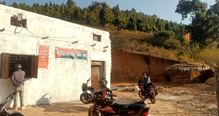 आस्था पर चोट या विकास की दलील? सन्ना में शराब दुकान को लेकर दो राय,सन्ना में शराब दुकान पर संग्राम, एक ओर राजस्व तो दूसरी ओर धार्मिक आस्था