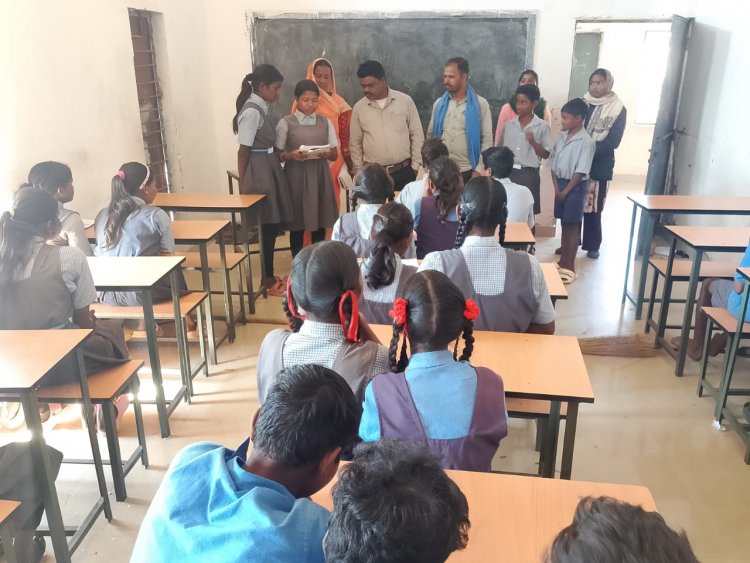 हर्राडीपा पंचायत के उपसरपंच ने स्कूलों का किया निरीक्षण, हाईस्कूल व मिडिल स्कूल की पढ़ाई पर जताई नाराज़गी