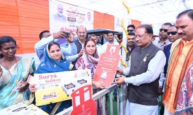 उज्ज्वला गैस, पिंक ई-रिक्शा और गार्बेज रिक्शा वितरण से आत्मनिर्भरता को मिला नया संबल