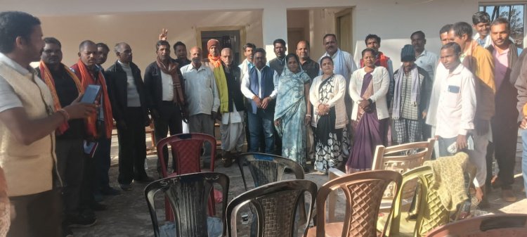 जशपुर: सन्ना मंडल में विकसित भारत जी-राम-जी योजना को लेकर ग्रामीणों के साथ जागरूकता बैठक संपन्न