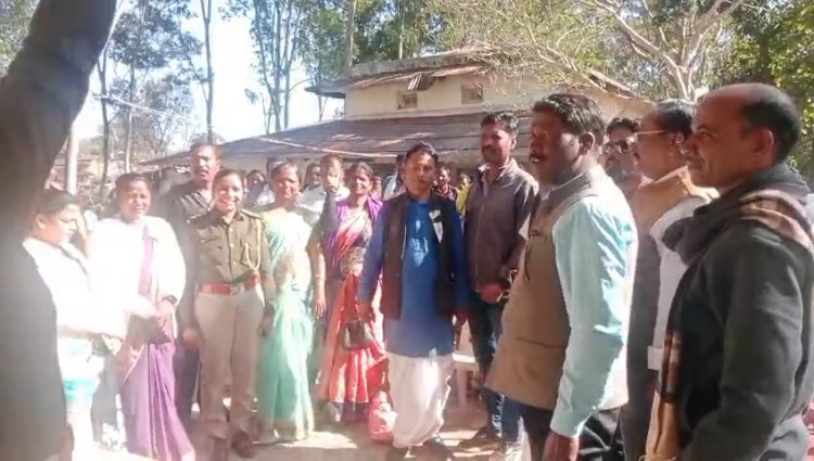 जशपुर : सन्ना वन विश्राम गृह में जंगलों को आग से बचाने वन विभाग , जनप्रतिनिधियों व ग्रामीणों की हुई संयुक्त बैठक...!