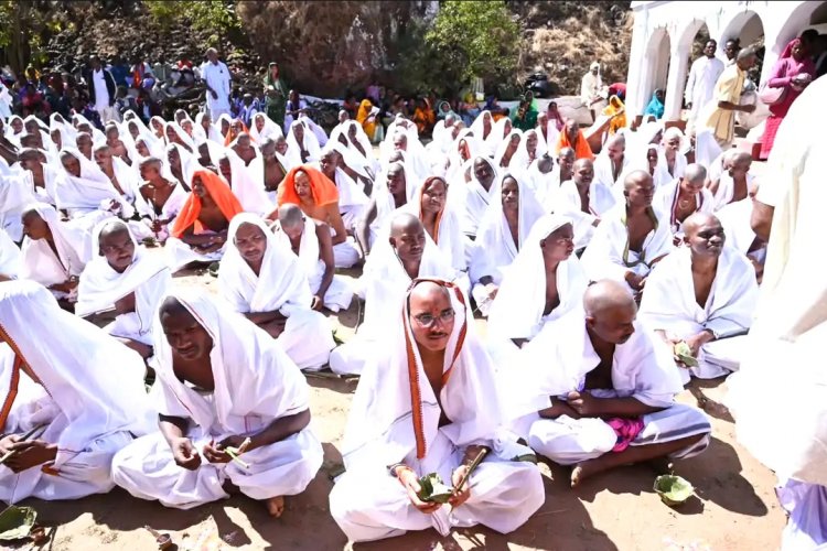 जशपुर: महाशिवरात्रि पर कैलाश नाथेश्वर गुफा में हजारों बच्चों का उपनयन संस्कार संपन्न