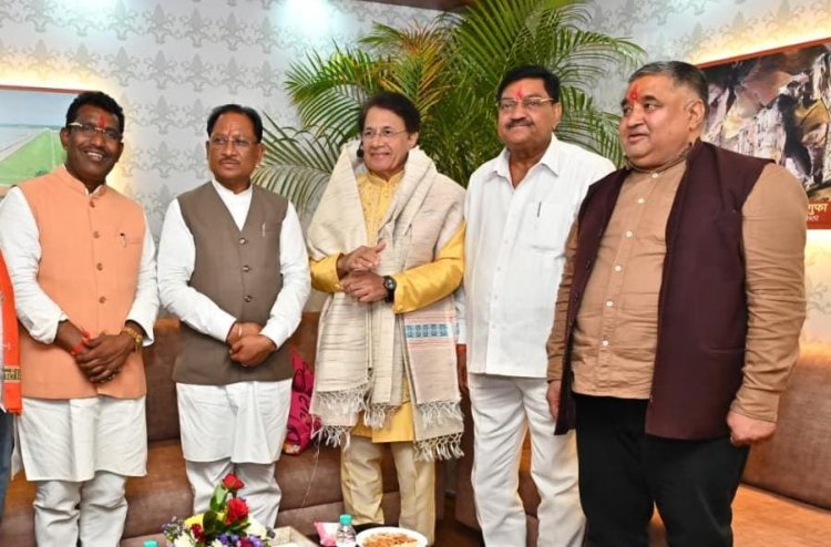 प्रख्यात कलाकार श्री अरुण गोविल ने दी “सुनो श्री राम कहानी” की भावपूर्ण प्रस्तुति, मुख्यमंत्री से की आत्मीय भेंट