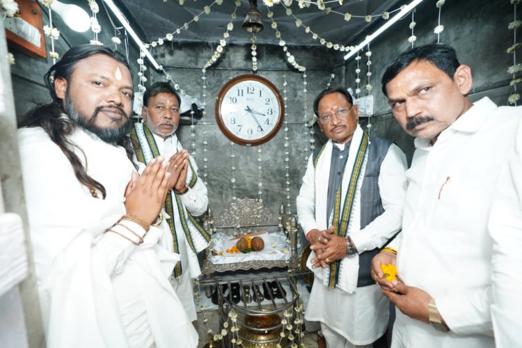 मुख्यमंत्री श्री विष्णु देव साय गिरौदपुरी में संत समागम एवं गुरुदर्शन मेले में हुए शामिल