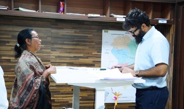 कलेक्टर श्री रोहित व्यास ने जनदर्शन में सुनी आमजन की समस्याएं