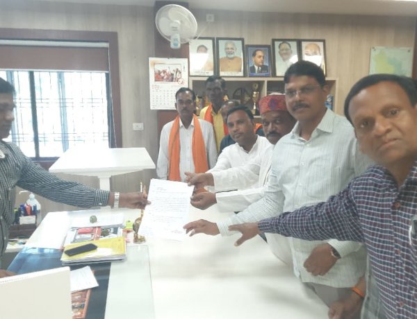 सूरजपुर: जलाशय बांध का काम अधूरा… 10 दिन में काम शुरू नहीं हुआ तो ग्रामीण करेंगे चक्का जाम