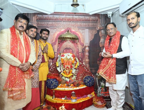 मुख्यमंत्री श्री विष्णुदेव साय ने चंदखुरी में माता कौशल्या एवं भगवान श्रीराम के किए दर्शन: प्रदेश की सुख-समृद्धि की कामना की