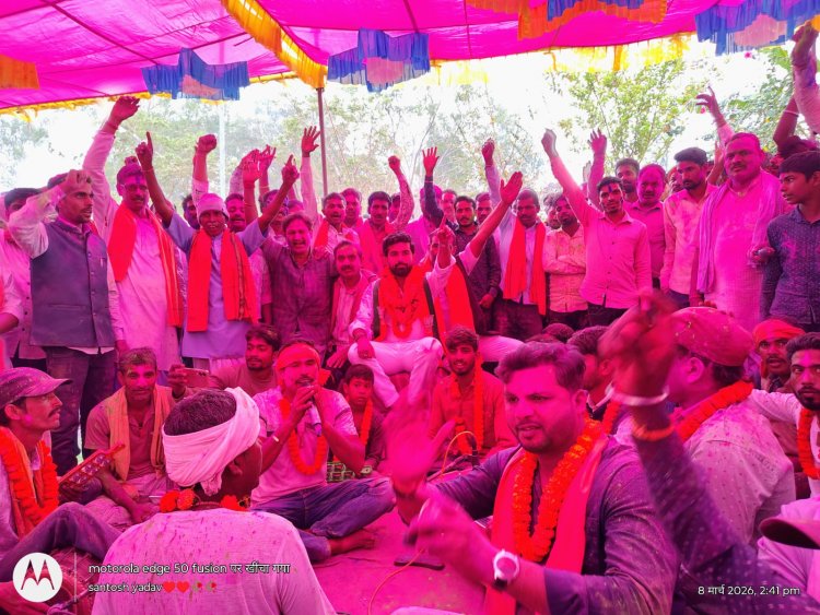 जशपुर: खुड़िया रानी की धरती पर पहुंचे जिलाध्यक्ष विजय आदित्य सिंह जूदेव , युवाओं ने गर्मजोशी के साथ किया स्वागत , पंडरापाठ होली मिलन में शामिल होकर कीर्तन मंडली के साथ झूमे…