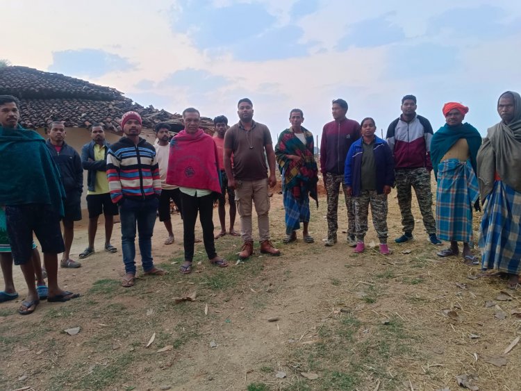 जशपुर: हाथियों के बीच फंसे बुजुर्गों को वन विभाग ने बचाया