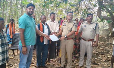 जशपुर के धरधरी गांव में प्राचीन मंदिर बना निशाना, मूर्तियां तोड़ीं, ध्वज जलाया—आक्रोश उफान पर, विहिप ने की 48 घंटे में गिरफ्तारी की मांग