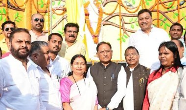 माँ भारती के वीर सपूत चंद्रशेखर आज़ाद को नमन: मुख्यमंत्री श्री विष्णुदेव साय ने अंबिकापुर में प्रतिमा का किया अनावरण