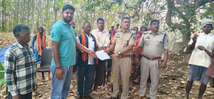 जशपुर के धरधरी गांव में प्राचीन मंदिर बना निशाना, मूर्तियां तोड़ीं, ध्वज जलाया—आक्रोश उफान पर, विहिप ने की 48 घंटे में गिरफ्तारी की मांग