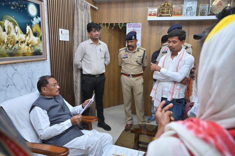 मुख्यमंत्री श्री साय ने बगिया में जनदर्शन में सुनी आमजनों की समस्याएं