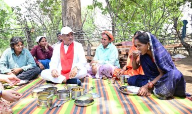 एक ग्रामीण का न्योता, मुख्यमंत्री का अपनापन - प्रधानमंत्री आवास से साकार हुआ सपना, मुख्यमंत्री ने कराया गृह प्रवेश