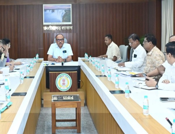 सिंचाई परियोजनाओं में लाएं तेजी, भू-अर्जन और क्लीयरेंस के कार्य शीघ्र करें पूरा- मुख्य सचिव