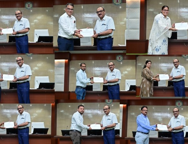 प्रशासनिक दक्षता का सम्मान मुख्य सचिव ने ई-ऑफिस और समयबद्धता के लिए अधिकारियों-कर्मचारियों को नवाजा
