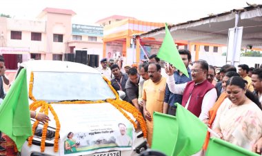 ड्रोन पायलट प्रशिक्षण हेतु महिला कृषकों का दल जशपुर से रायपुर रवाना