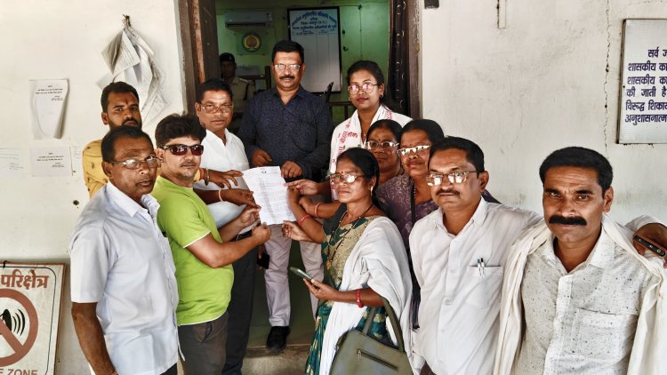 जशपुर: महंगाई, खाद-बीज संकट और किसानों की समस्याओं को लेकर कांग्रेस का धरना-प्रदर्शन