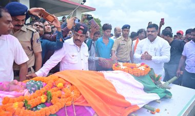 लोककला की अमर स्वर-सरिता को राजकीय सम्मान: पद्म विभूषण तीजन बाई को अश्रुपूरित विदाई