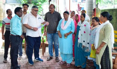 अंबिकापुर: जनदर्शन में पर्यटन एवं संस्कृति मंत्री राजेश अग्रवाल ने सुनीं लोगों की समस्याएं