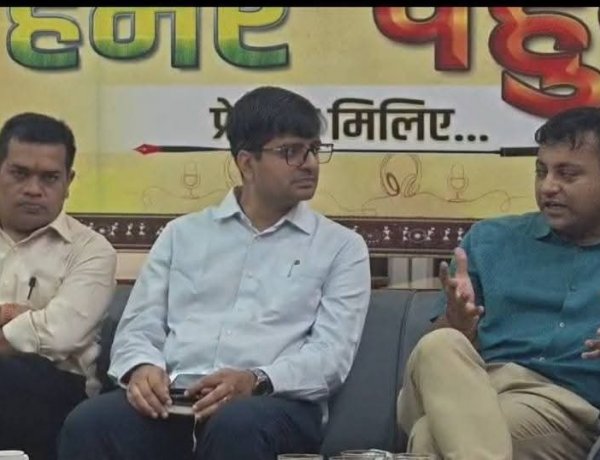 अटेंशन की होड़ में भ्रामक खबरें लोकतंत्र के लिए चिंता का विषय' : जनसंपर्क आयुक्त रजत बंसल