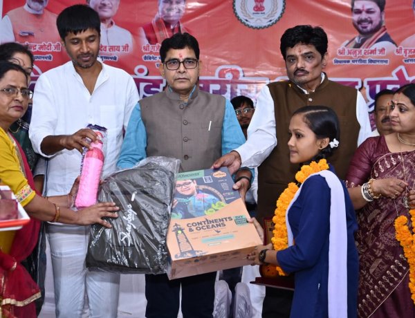 शिक्षा के साथ संस्कारों का समावेश ही समृद्ध छत्तीसगढ़ की नींव - राजस्व मंत्री श्री टंक राम वर्मा
