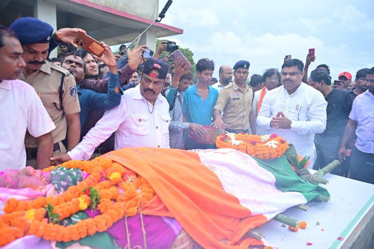 लोककला की अमर स्वर-सरिता को राजकीय सम्मान: पद्म विभूषण तीजन बाई को अश्रुपूरित विदाई