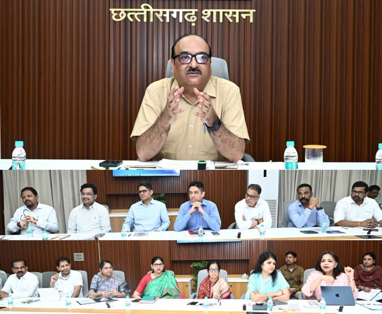 मुख्य सचिव ने सचिवों की ली उच्च स्तरीय बैठक*     *विभागों के महत्वपूर्ण कार्यों एवं योजनाओं के क्रियान्वयन की समीक्षा की