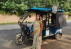 ई-रिक्शा ने बदली संगीता की जिंदगी, आत्मनिर्भरता की राह पर बनी लखपति दीदी