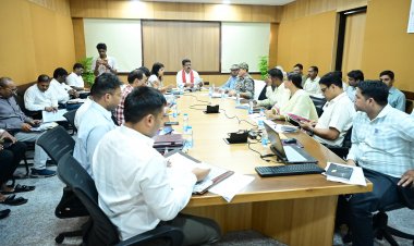 उप मुख्यमंत्री श्री विजय शर्मा ने पुनर्वास एवं नक्सल प्रभावित परिवारों के लिए संचालित योजनाओं की समीक्षा की
