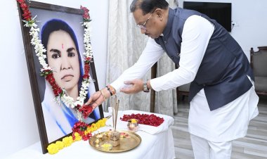 मुख्यमंत्री श्री साय ने छत्तीसगढ़ की प्रथम महिला सांसद और समाज सेविका मिनीमाता जी की पुण्यतिथि पर किया नमन
