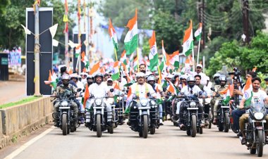 उपमुख्यमंत्री श्री विजय शर्मा और वन मंत्री श्री केदार कश्यप ने बाइक चलाकर किया नेतृत्व, नक्सल प्रभावित क्षेत्रों में पहुंचेगा तिरंगा
